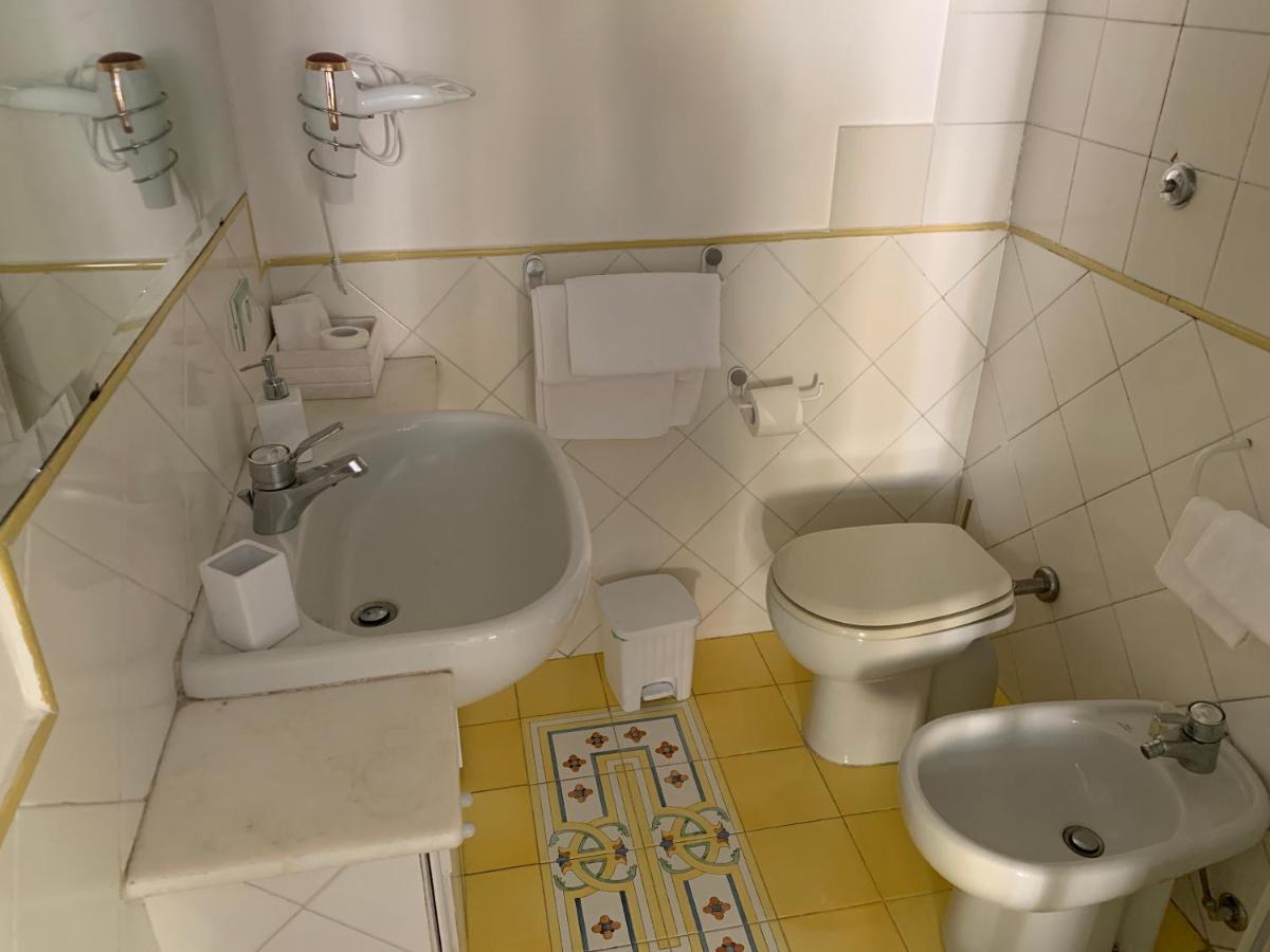 Le Stanze Di Sissi - Luxury Suites Napoli Bagian luar foto