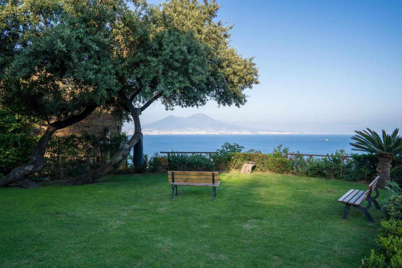 Le Stanze Di Sissi - Luxury Suites Napoli Bagian luar foto