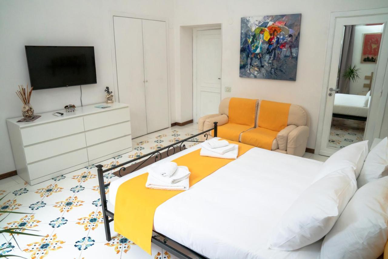 Le Stanze Di Sissi - Luxury Suites Napoli Bagian luar foto